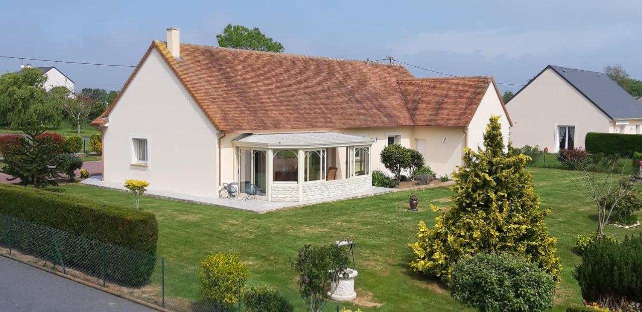 Gite "Au P'Tit Tourois" De Plain-Pied Tout Confort Avec Veranda Proche D'Omaha Beach Et De Bayeux Accueillant Les Animaux Экстерьер фото