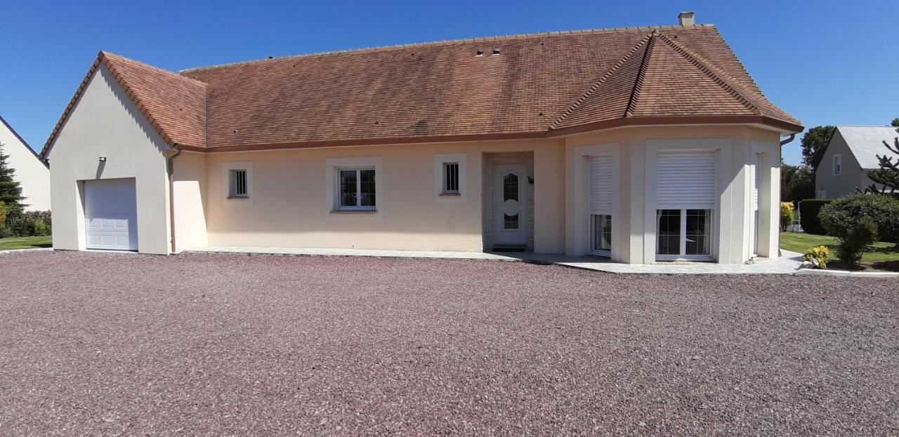 Gite "Au P'Tit Tourois" De Plain-Pied Tout Confort Avec Veranda Proche D'Omaha Beach Et De Bayeux Accueillant Les Animaux Экстерьер фото
