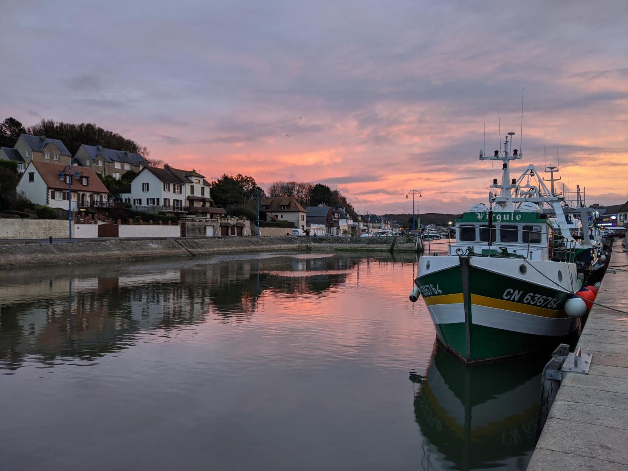 Gite "Au P'Tit Tourois" De Plain-Pied Tout Confort Avec Veranda Proche D'Omaha Beach Et De Bayeux Accueillant Les Animaux Экстерьер фото